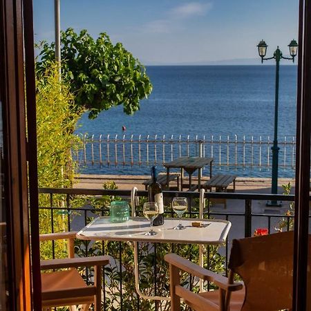 Notos Sea Front Apartment Глосса Екстер'єр фото